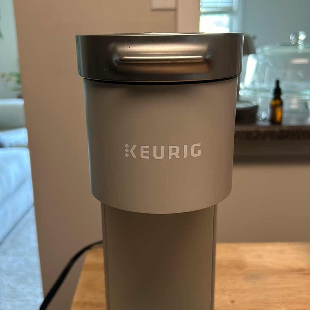 Gently Used Keurig K-Mini Single Serve K-Cup Pod Coffee Maker.